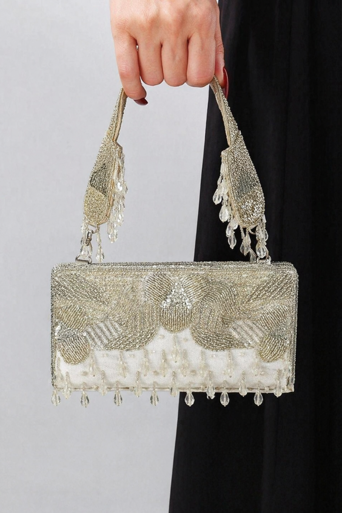 Glam shoulder occasion bag designed beautifully for receptions and evening event